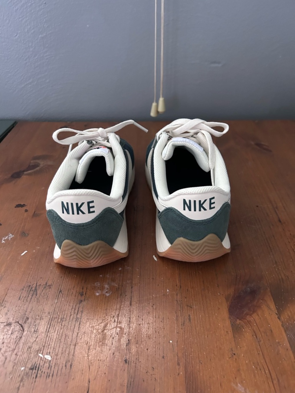 Nike Pacific Sneaker - Picture 3 of 4